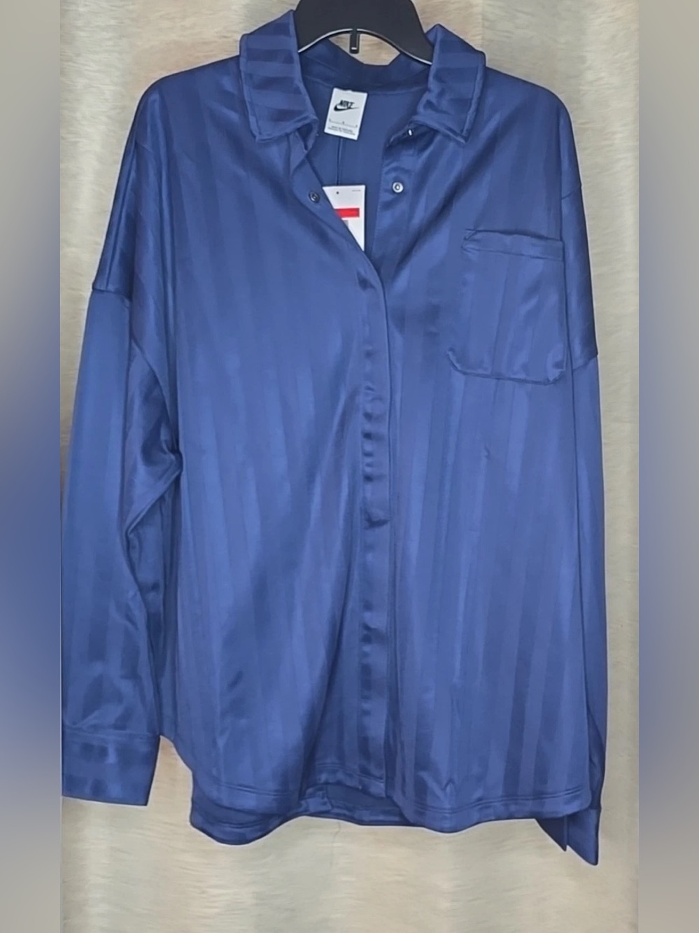 Nike Women’s Oversized Jacquard Striped Button-Down Shirt Large Blue HV1956-410 - Picture 4 of 5